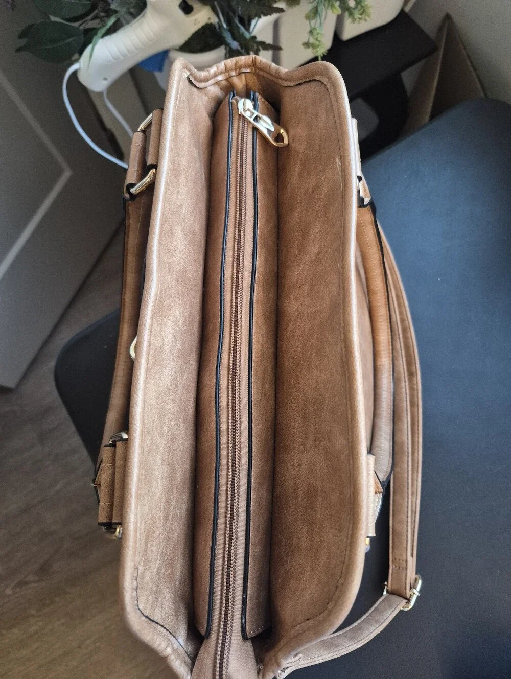 The Unbranded Brand elegant tan
